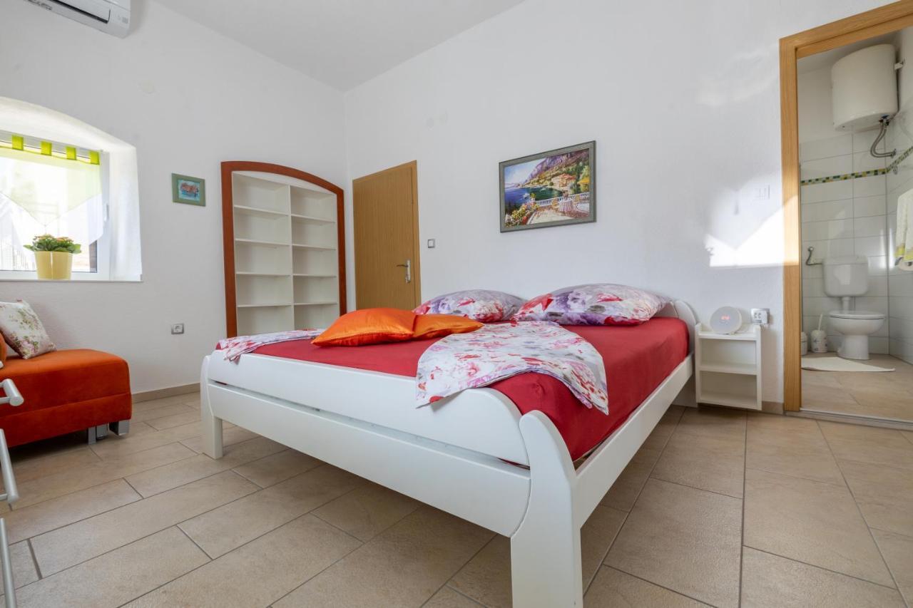 Apartmani Soldan Макарска Екстериор снимка