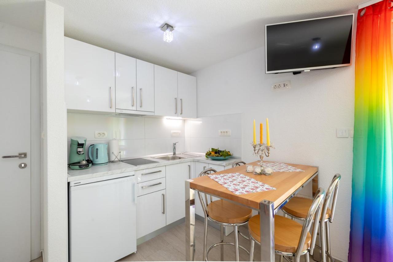 Apartmani Soldan Макарска Екстериор снимка