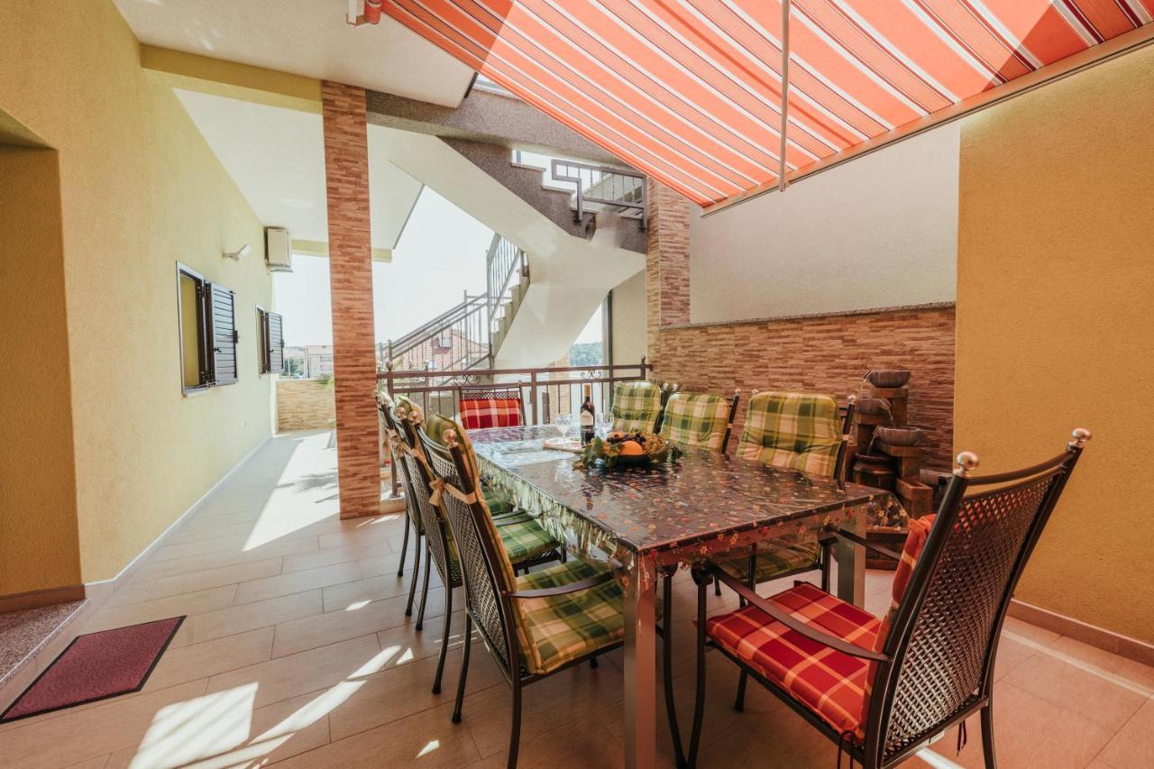 Apartmani Soldan Макарска Екстериор снимка