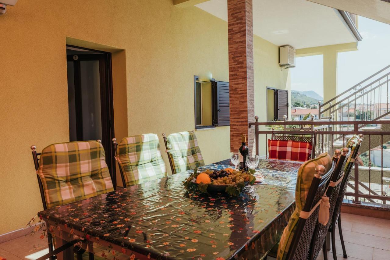 Apartmani Soldan Макарска Екстериор снимка