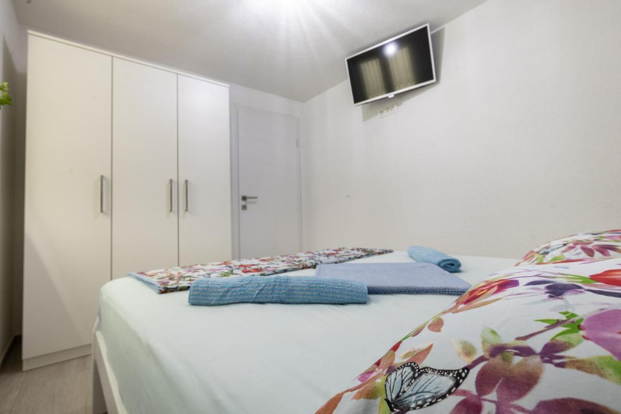 Apartmani Soldan Макарска Екстериор снимка