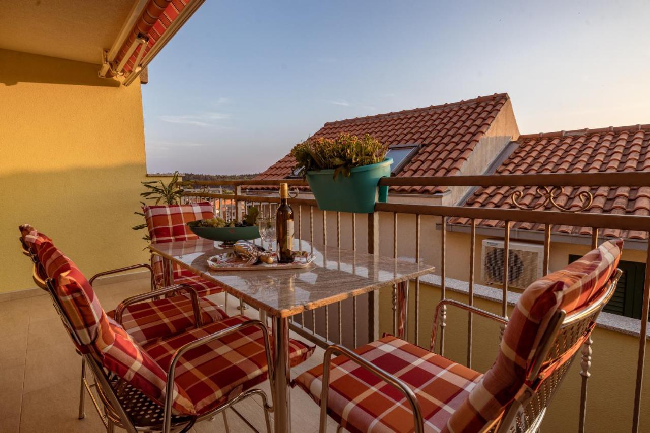 Apartmani Soldan Макарска Екстериор снимка