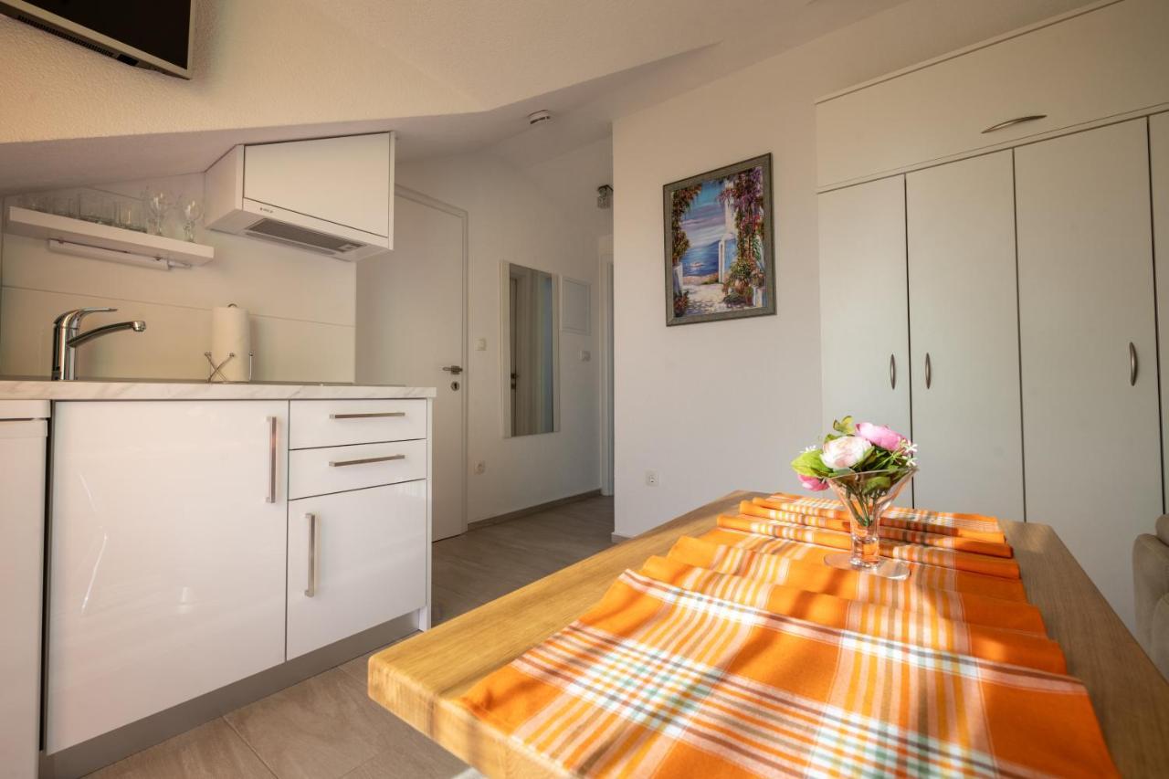Apartmani Soldan Макарска Екстериор снимка