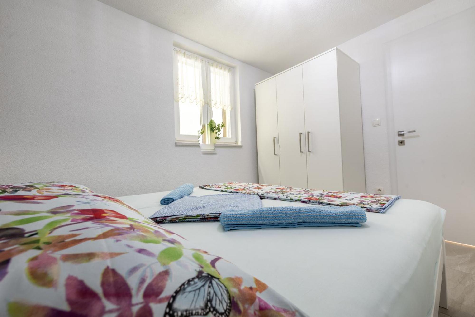 Apartmani Soldan Макарска Екстериор снимка